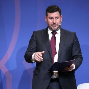 足球-巴萨高管：或有新杠杆激活，有能力迎回梅西